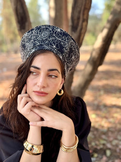 כובע שיק כותנה רקומה שחור לבן (7900040528048)