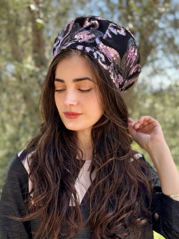 כובע שיק פייטים פרחים ורודים (7900042690736)