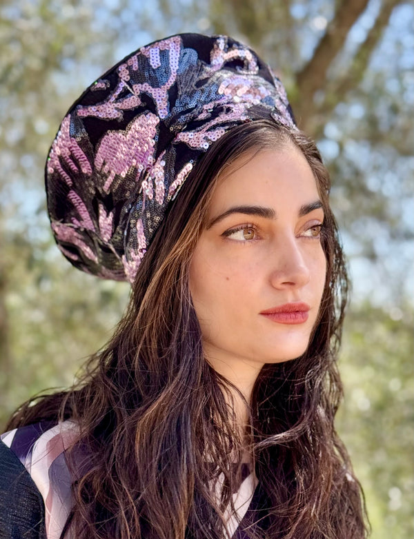 כובע שיק פייטים פרחים ורודים (7900042690736)