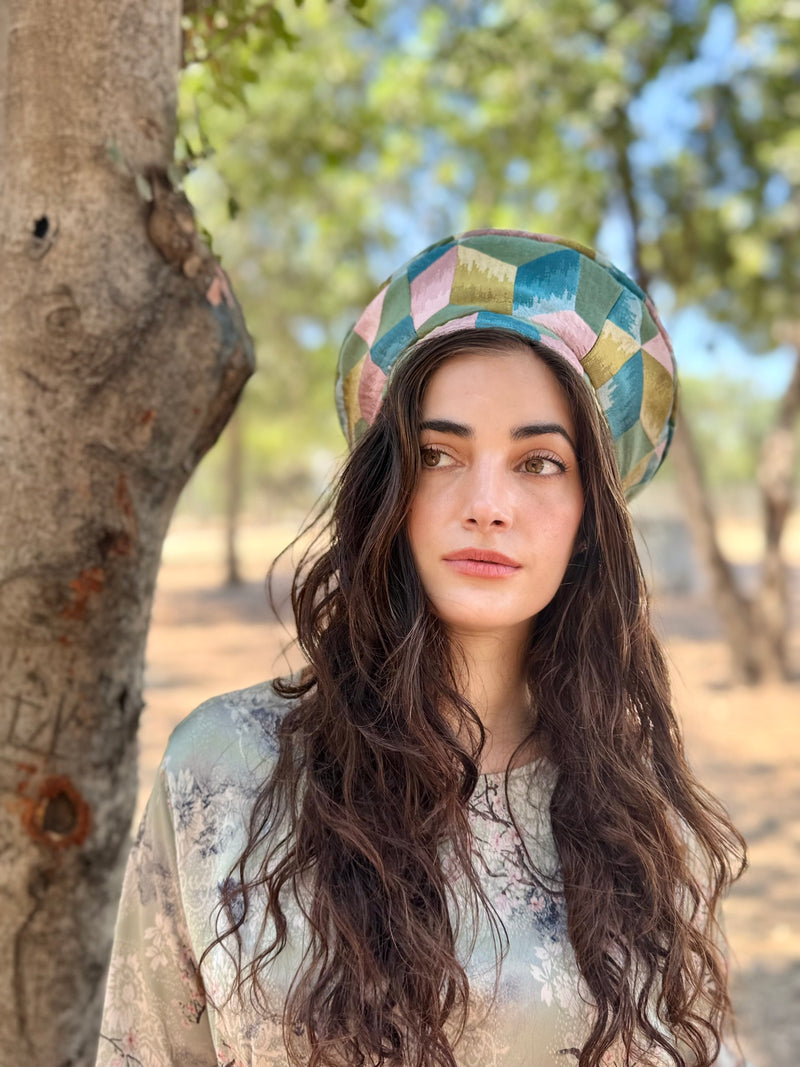 כובע שיק מעויינים ירוק ורוד (7900041314480)