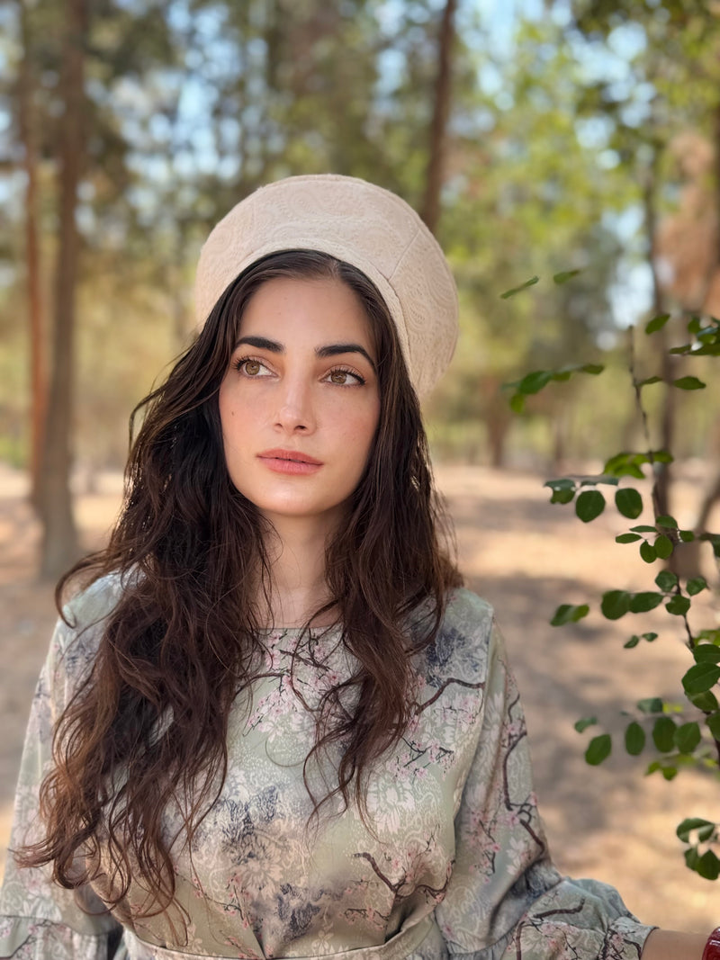 כובע שיק כפרי רקום בז׳ (7900037546160)