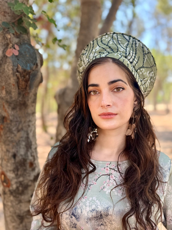 כובע שיק שיפון ירוק פייטים (7900046196912)