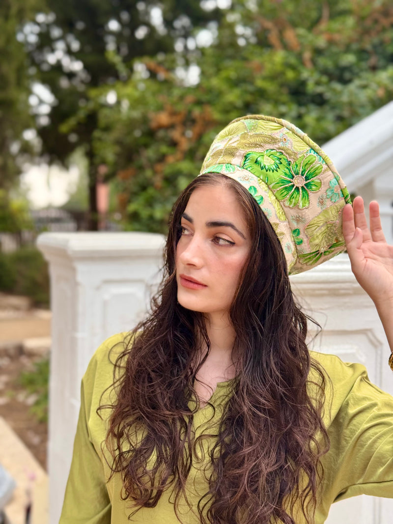 כובע שיק רקום פרחוני ירוק (7900036628656)